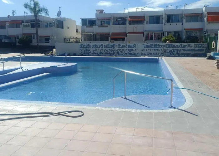 El Chaparral F2 Pool view